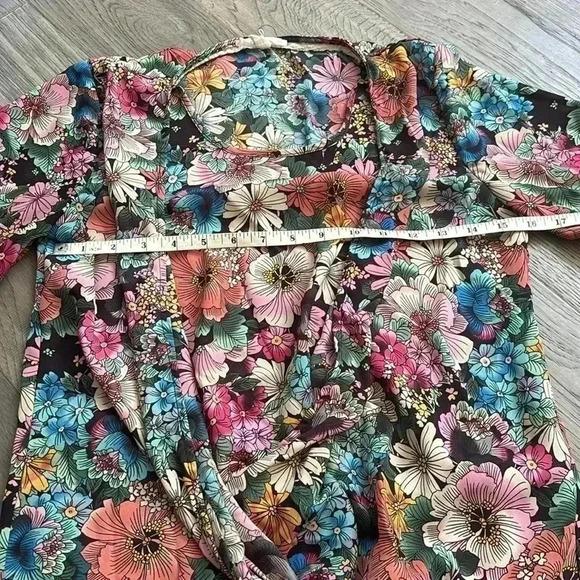 Flint & Moss | Colourful floral long bell sleeve blouse - Picture 6 of 13